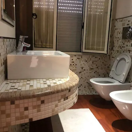 Apartment Business And Holiday *